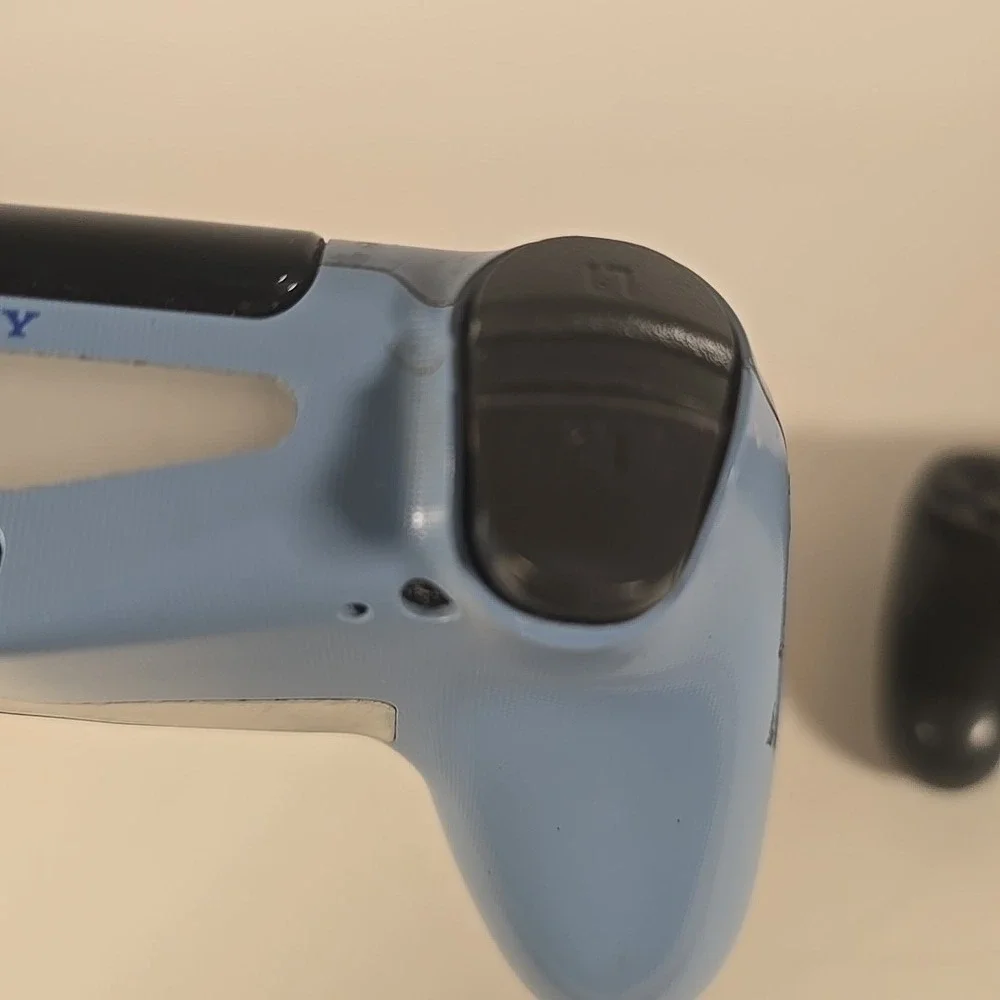 2 Sony PlayStation 4 DualShock Wireless Controllers Untested‎ And Some Damage
